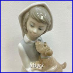 Lladro Figurine 4910 Girl with Lantern and Dog