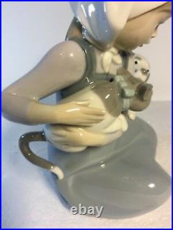 Lladro Figurine 5032 Dog and Cat, Mint, Retired 1997, Young Girl (E)