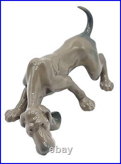 Lladro Figurine 5110 DOG SNIFFING NO Box / Retired 1985