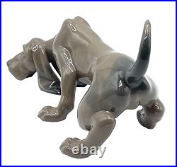 Lladro Figurine 5110 DOG SNIFFING NO Box / Retired 1985