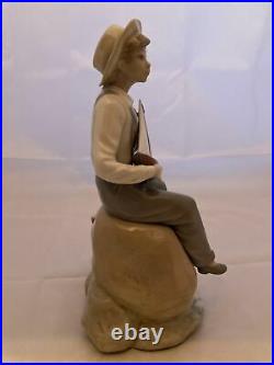 Lladro Figurine 5166 Nino con barquita Sea Fever, Mint, Boy with Sail Boat & Dog