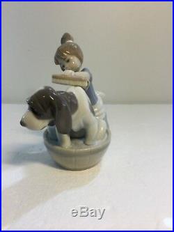 Lladro Figurine 5455 Bashful Bather, Mint, Girl, Dog, Bath