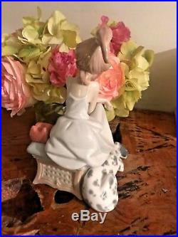 Lladro Figurine #5466 Chit-Chat Girl On Phone With Dalmation Dog Mint condition