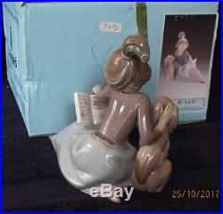 Lladro Figurine 5475 A Lesson Shared Retired, Mint, Girl with book & puppy dog