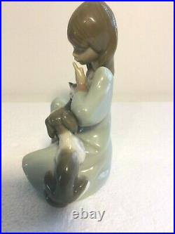 Lladro Figurine 5640 Cat Nap Mint, Girl with Puppy & Sleeping Cat (G)