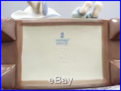 Lladro Figurine #5735 Big Sister, Siblings & Dog On Couch