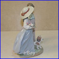 Lladro Figurine, 6250 Springtime Harvest, Two girls with flowers and a dog