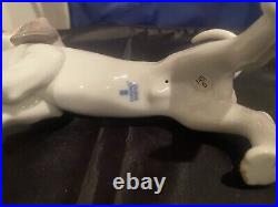 Lladro Figurine 6398 Basset Hound Morning