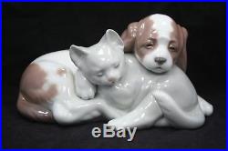 Lladro Figurine #6599 Bosom Buddies Dog & Cat 7 Wide 100% to Charity