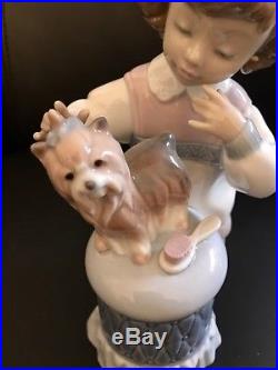 Lladro Figurine #6635 Mi Lindo Perrito My Pretty Puppy #6635 withBox