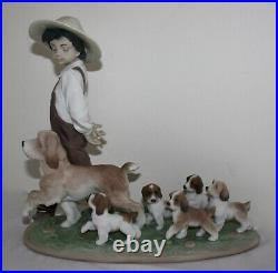 Lladro Figurine 6828 My Little Explorers by Antonio Ramos. Boy + 6 Dogs MINT