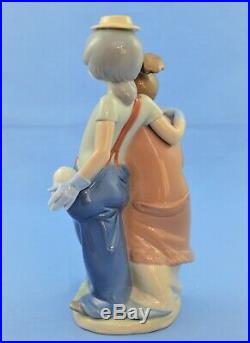 Lladro Figurine #7686 Pals Forever Clown With Girl And Dogs