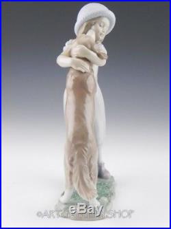 Lladro Figurine A WARM WELCOME GIRL WITH DOG #6903 Retired Mint BOX