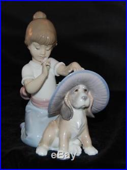 Lladro Figurine AN ELEGANT TOUCH #6862-Hat on Dog J Santaeulalia-MIB