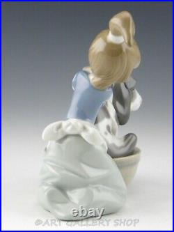 Lladro Figurine BASHFUL BATHER GIRL BATHING DOG #5455 Retired Mint Box