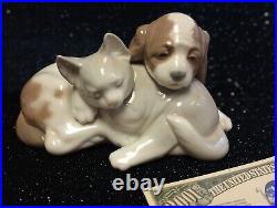 Lladro Figurine Bosom Buddies 6599 Dog & Cat