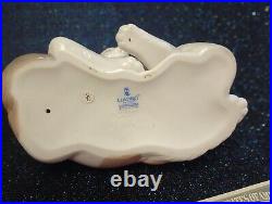 Lladro Figurine Bosom Buddies 6599 Dog & Cat