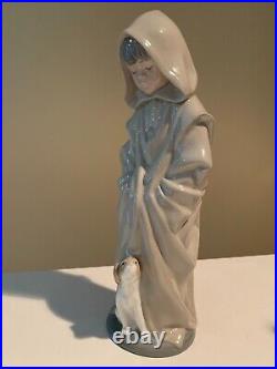 Lladro Figurine Boy with Dog B-9E