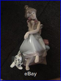 Lladro Figurine CHIT CHAT GIRL ON PHONE WITH DOG #5466 Retired Mint