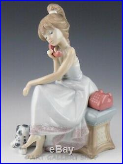 Lladro Figurine CHIT CHAT GIRL WITH PHONE & DOG #5466 Retired Mint Box