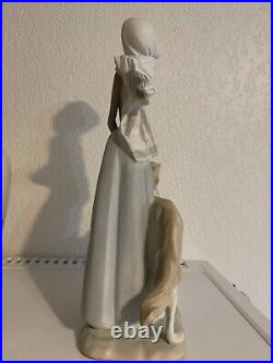Lladro Figurine Dama Con Galgo (Lady With Greyhound Dog) Large 15