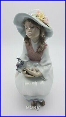 Lladro Figurine Daydreams 6400 Young Girl Holding A Dog Puppy Retired Excellent