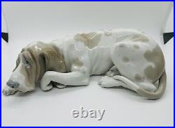 Lladro Figurine Dog Blood Hound #1067 Porcelain Retired Mint Spain Dog Lover