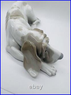 Lladro Figurine Dog Blood Hound #1067 Porcelain Retired Mint Spain Dog Lover