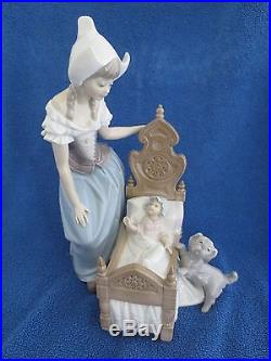 Lladro Figurine Dutch Woman & Baby with Dog Lulluby & Goodnight 5083