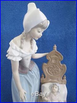 Lladro Figurine Dutch Woman & Baby with Dog Lulluby & Goodnight 5083