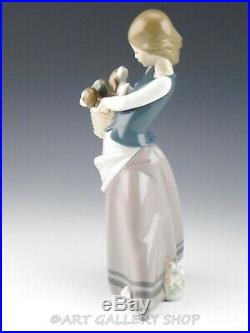 Lladro Figurine GIRL WITH PUPPIES DOGS BASKET #5786 Retired Mint
