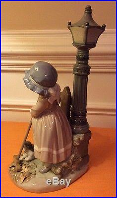 Lladro Figurine Girl Raking By Lamp Post With Dog