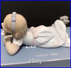 Lladro Figurine How Sweet Girl with Kitten 14cm x 7.7cm