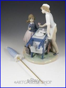 Lladro Figurine ICE CREAM VENDER SELLER BOY GIRL DOG UMBRELLA #5325 Retired Mint
