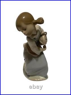 Lladro Figurine Naughty Dog 4982 Year Manufactured 1978-1979