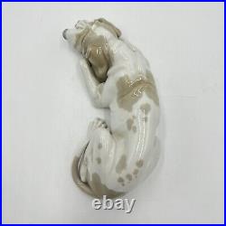 Lladro Figurine OLD DOG BLOOD HOUND LAYING #1067 Retired Mint
