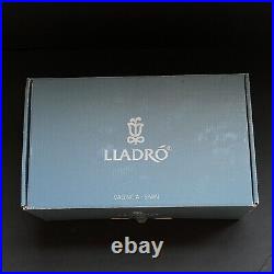 Lladro Figurine Oh Happy Days #8353 Girls and Dogs Retired Original Box Vintage