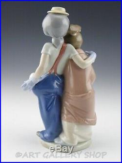 Lladro Figurine PALS FOREVER CLOWN GIRL & PUPPIES DOGS #7686 Retired Mint Box