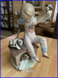 Lladro Figurine PICK OF THE LITTER GIRL DOG PUPPIES #7621 RETIRED