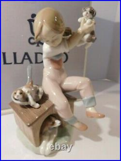 Lladro Figurine PICK OF THE LITTER GIRL WITH DOG PUPPIES #7621 Retired Mint Box