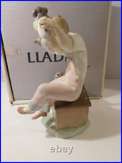 Lladro Figurine PICK OF THE LITTER GIRL WITH DOG PUPPIES #7621 Retired Mint Box