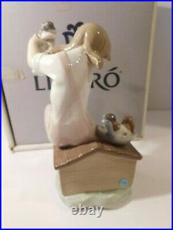 Lladro Figurine PICK OF THE LITTER GIRL WITH DOG PUPPIES #7621 Retired Mint Box