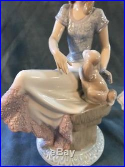 Lladro Figurine PICTURE PERFECT LADY GIRL WITH PARASOL DOG 7612 Retired Mint BOX