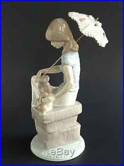 Lladro Figurine Picture Perfect 7612 Girl with Parasol and Dog Mint in Box