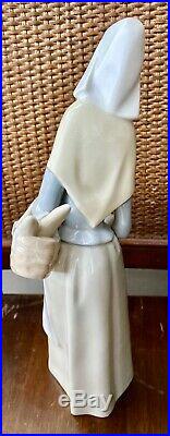 Lladro Figurine Rare Lady with bread basket and dog Pulling Skirt 11 Tall MINT