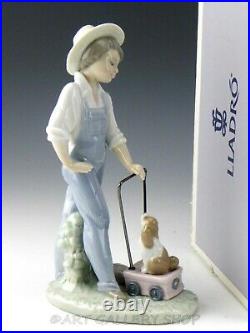 Lladro Figurine SATURDAY'S CHILD BOY WITH DOG #6021 Retired Mint Box