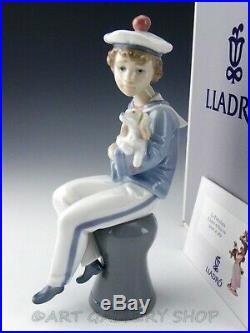 Lladro Figurine SEASIDE COMPANIONS SAILOR BOY WITH DOG #6196 Retired Mint Box
