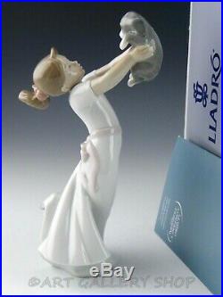 Lladro Figurine THE BEST OF FRIENDS GIRL WITH PUPPY DOG #8032 Retired Mint Box