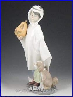 Lladro Figurine TRICK OR TREAT HALLOWEEN BOY WITH PUMPKIN DOG #6227 Retired Mint