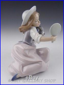 Lladro Figurine WHO'S THE FAIREST GIRL with MIRROR & DOG #5468 Retired Mint Box